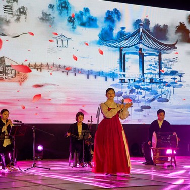 개막 공연 ‘세 개의 시간’